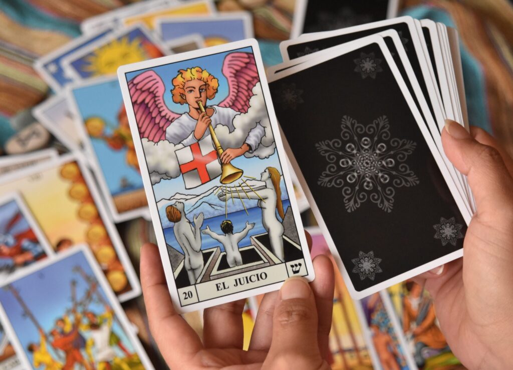 Tirage de Cartes Sentimental : Que Révèlent les Cartes sur Votre Avenir Amoureux ?