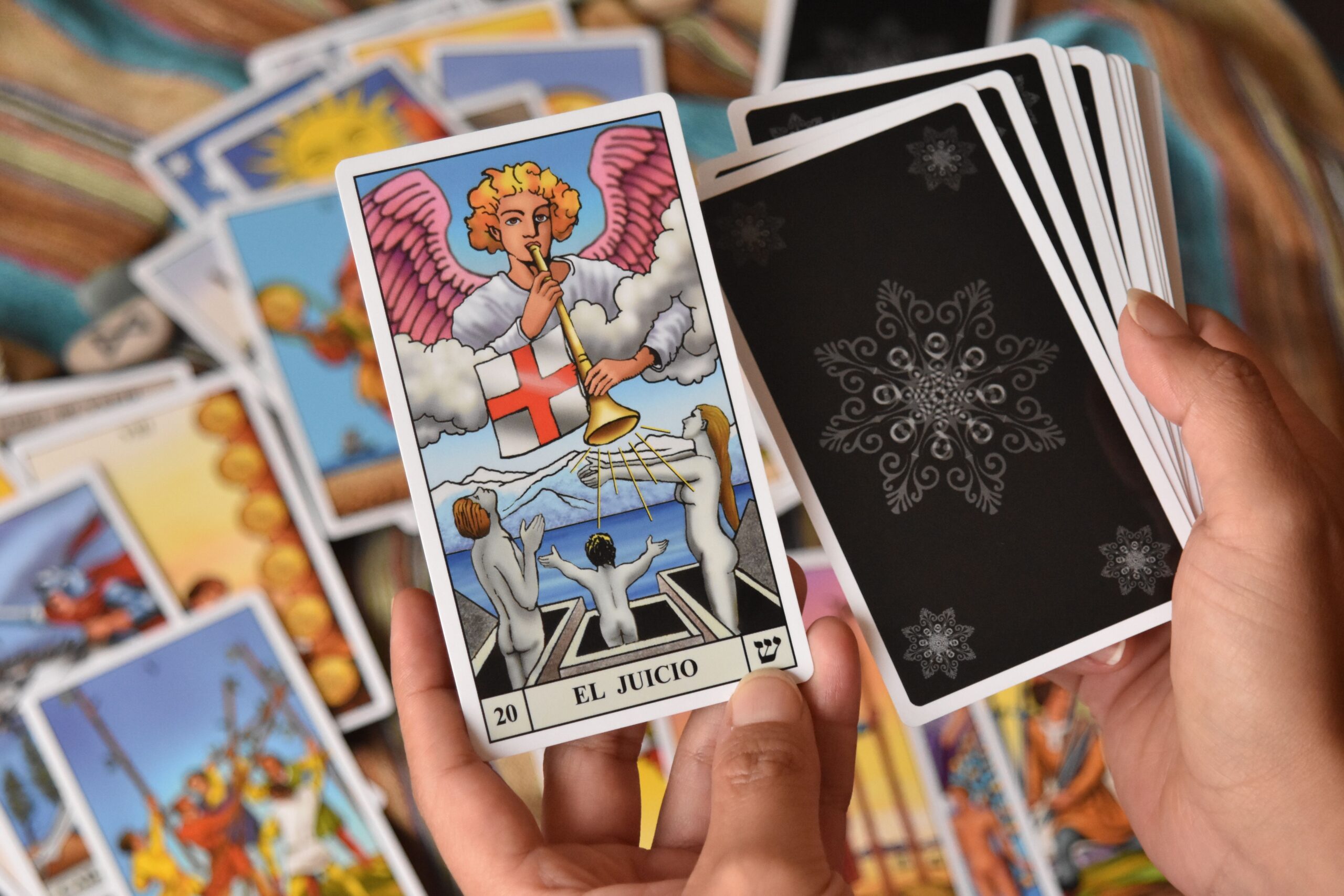 Tirage de Cartes Sentimental : Que Révèlent les Cartes sur Votre Avenir Amoureux ?